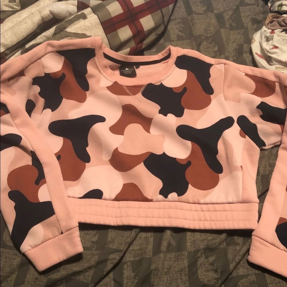 Balance athletica camo crop